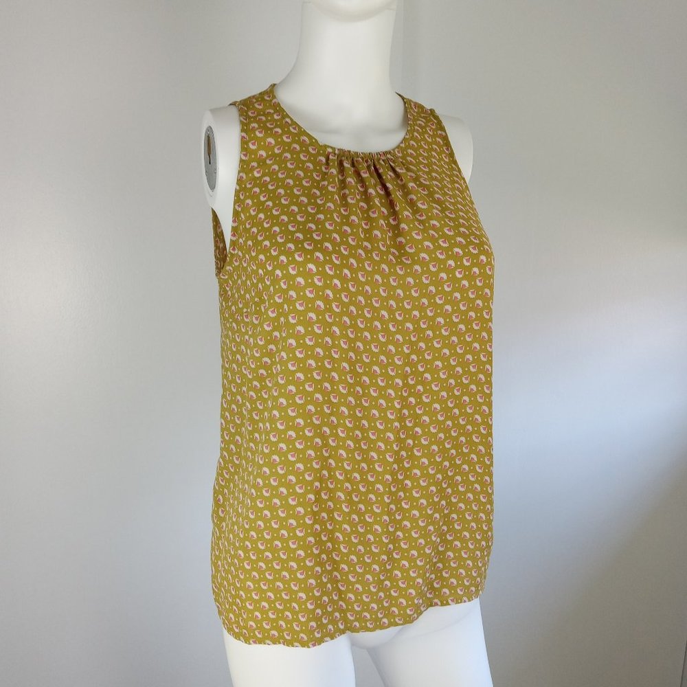 Loft Women's Sleeveless Blouse Size Small Petite Green Floral Print Pullover Top